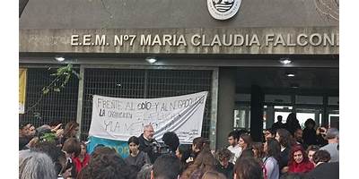 ESCUELA DE EDUCACIÓN SECUNDARIA Nº61 MARÍA CLAUDIA FALCONE