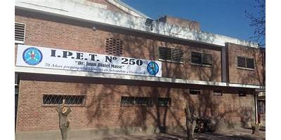I.P.E.T. Nº 250 DR. JUAN BIALET MASSE