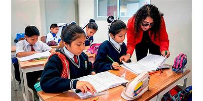 ESC. SECUNDARIA TORIBIO DE LUZURIAGA