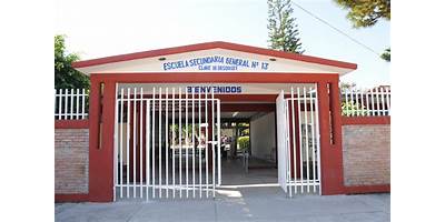 ESCUELA DE EDUCACIÓN SECUNDARIA Nº13