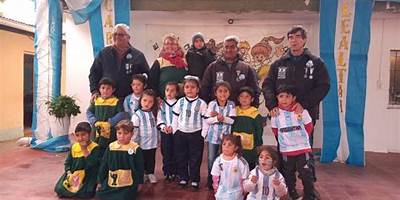 ESCUELA N° 813 AURELIO SINGER J/C