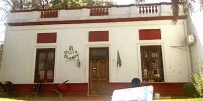 LA GATITA BLANCA
