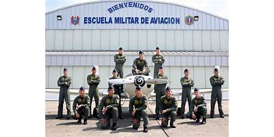 CADETES DE AERONAUTICA