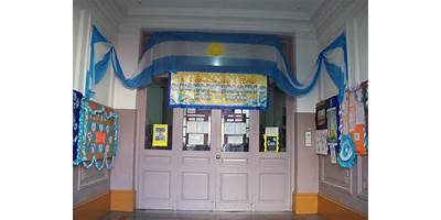 ESCUELA ESTEBAN DE LUCA