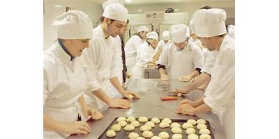 CENTRO DE FORMACIÓN PROFESIONAL ESCUELA DE PASTELERÍA PROFESIONAL