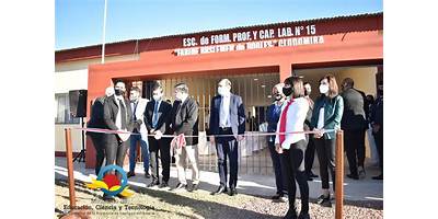ESCUELA DE CAPACITACION N° 15 FARIDE BUSLEMEN DE ROBLES