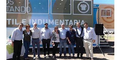 UNIDAD DE CULTURA TECNOLÓGICA AULA TALLER MÓVIL TEXTIL E INDUMENTARIA
