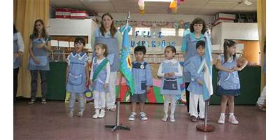 JARDIN DE INFANTES NRO 42 BANDERA ARGENTINA
